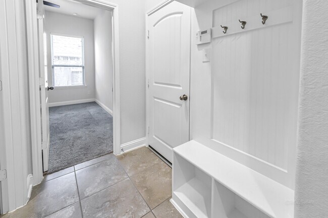 Building Photo - 29410 Barker Meadow Ln