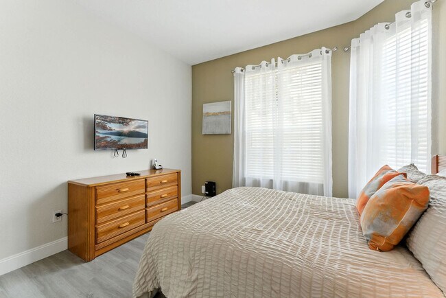 Building Photo - 8101 Coconut Pl