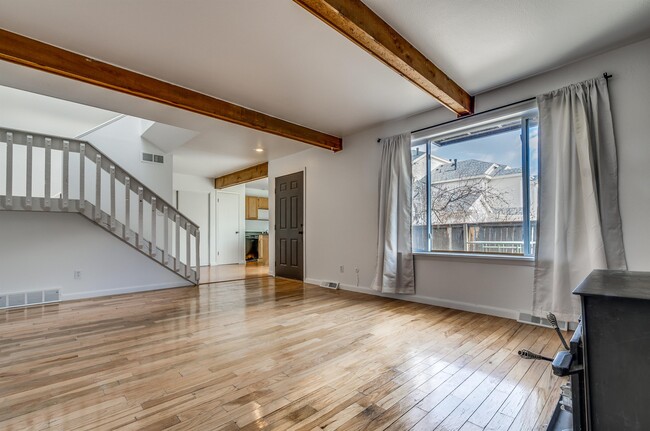 Building Photo - 1152 S Yosemite Way