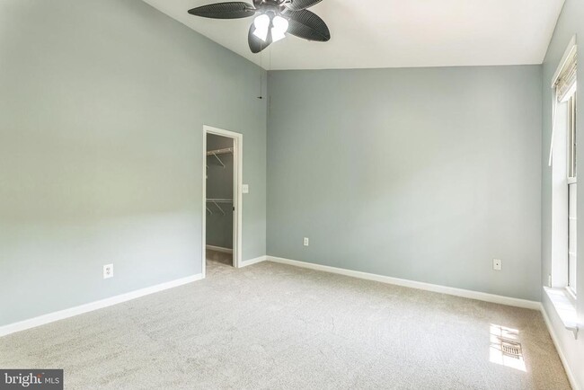 Building Photo - 20539 Golf Course Dr