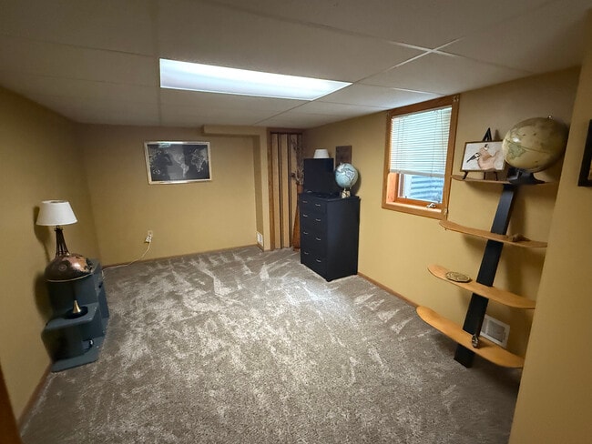 Building Photo - 409 Meadow Ct
