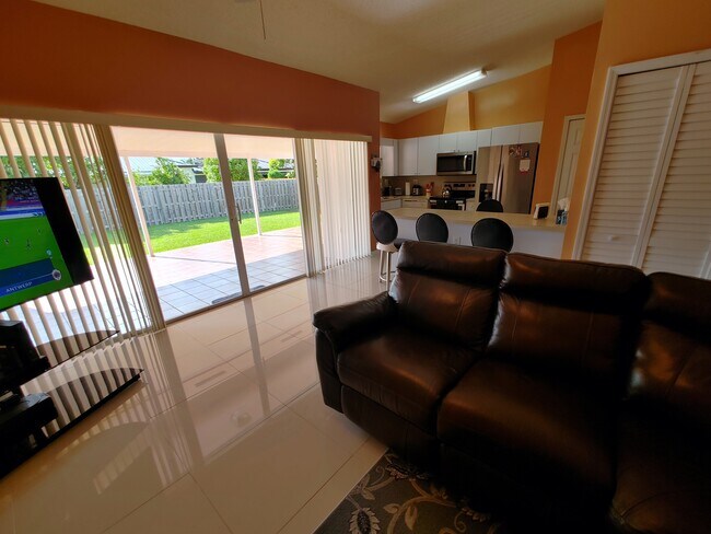 Building Photo - 894 NW 134th Pl