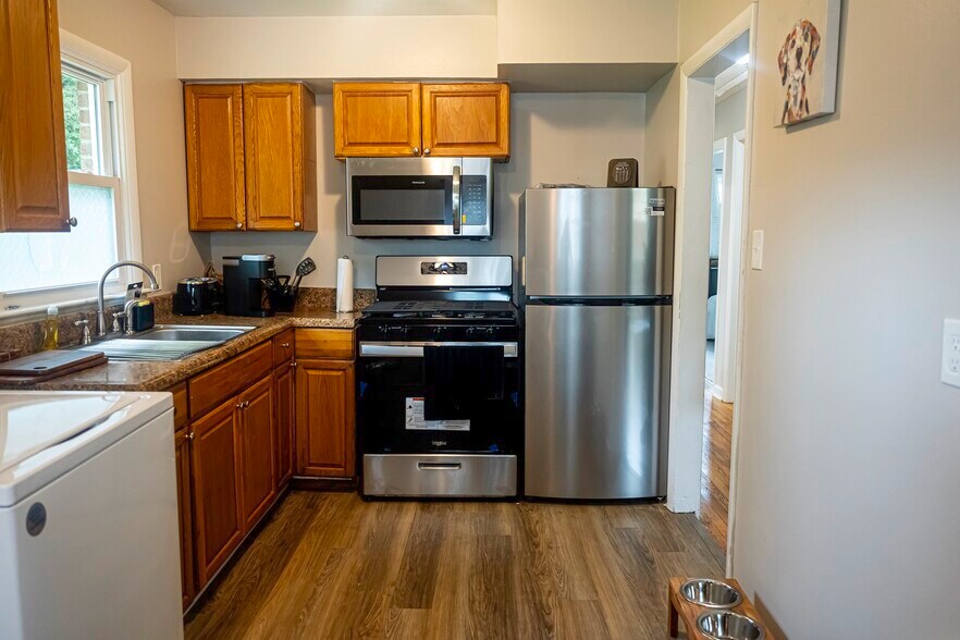 Building Photo - 2514 Aster Dr