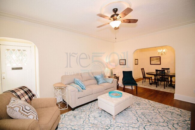 Building Photo - 1508 Kavanaugh Blvd