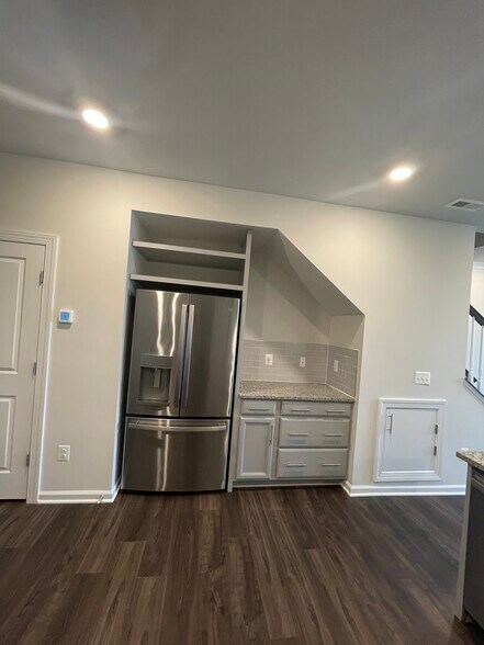 Building Photo - 4914 Macdonough Pl