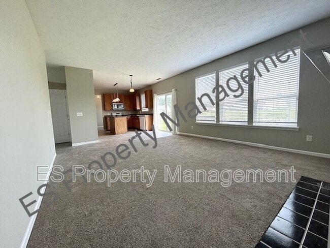 Building Photo - 6647 Crestwell Ln