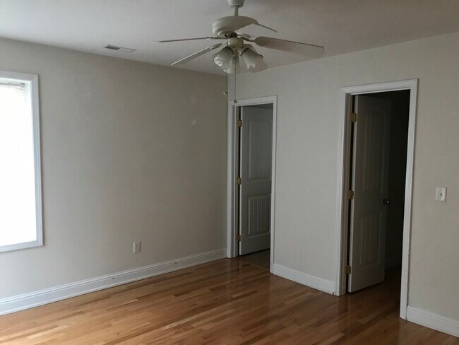Building Photo - 1139 S Glenbeth Dr