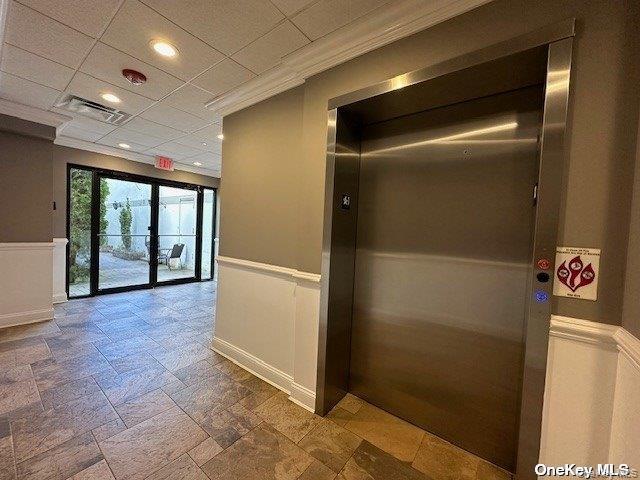 Building Photo - 328A Main St