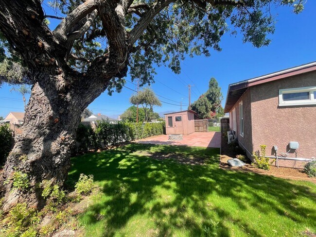 Building Photo - Beautiful Remodeled 4 Bedroom 2 Bathroom H...