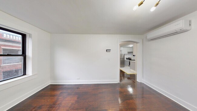 Building Photo - 2401 E 75th St