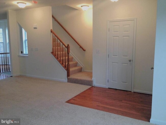 Building Photo - 3639 Glouster Dr