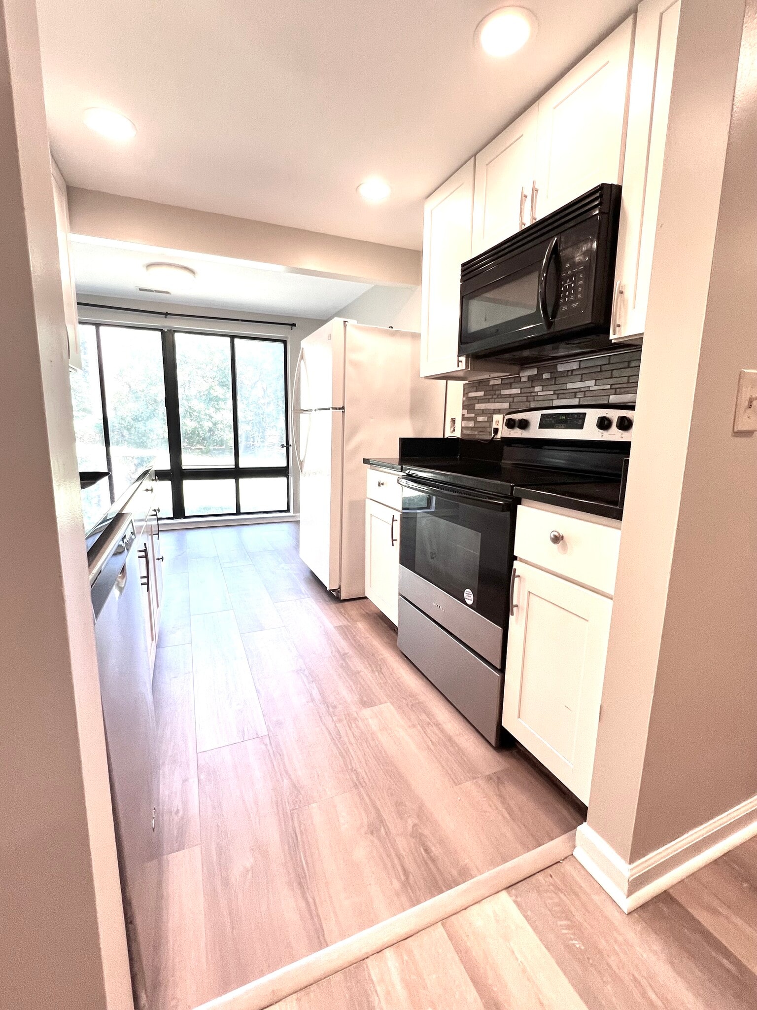 Building Photo - 18141 Chalet Dr