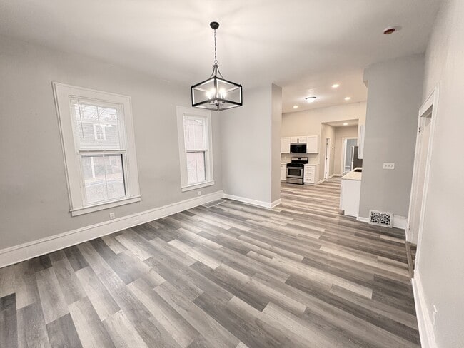 Building Photo - 511 Court St