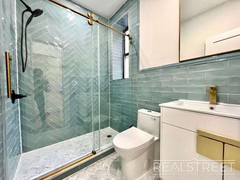 Building Photo - BRAND NEW 4 Bed 3 Bath + W/D & DW in unit