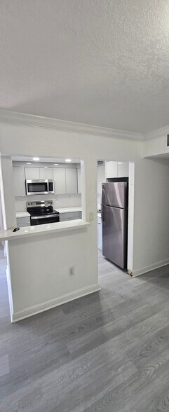 Building Photo - 17650 NW 68th Ave