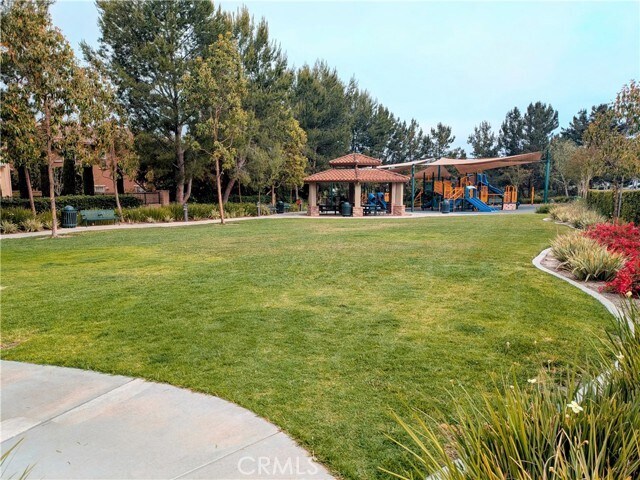 Building Photo - 23 Golf Dr