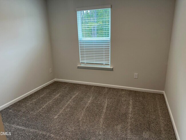 Building Photo - 1359 Hasse Ave