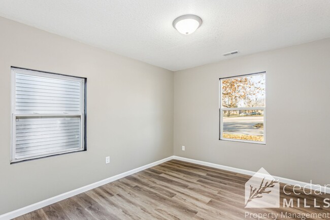 Building Photo - Brand new 3 Bedroom in Central Wichita