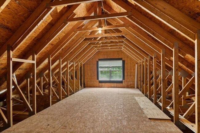 Building Photo - 3 Bedroom/2.5 Bath Home