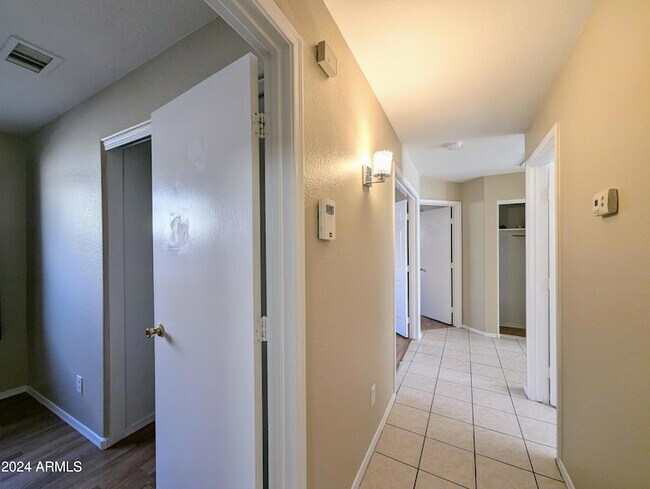 Building Photo - 7059 W Gardenia Ave