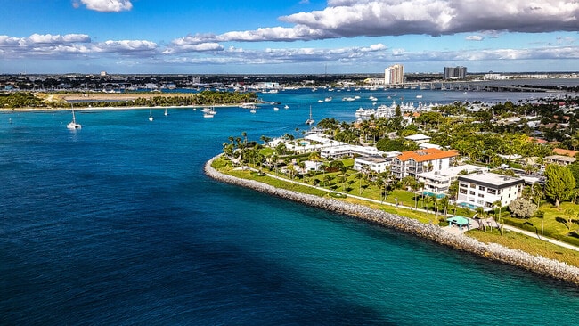 Building Photo - 300 Inlet Way