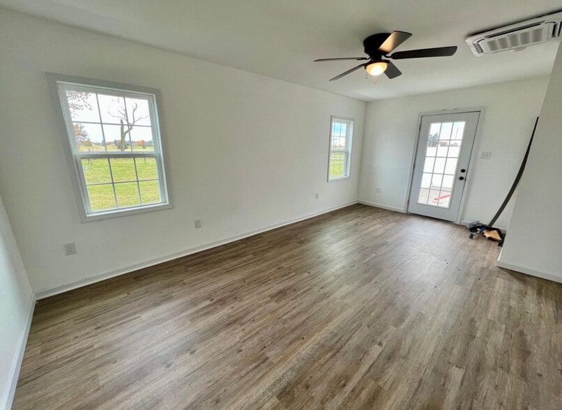 Building Photo - 6688 Bino Rd