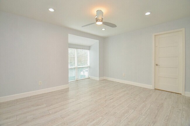 Building Photo - 12633 Memorial Dr