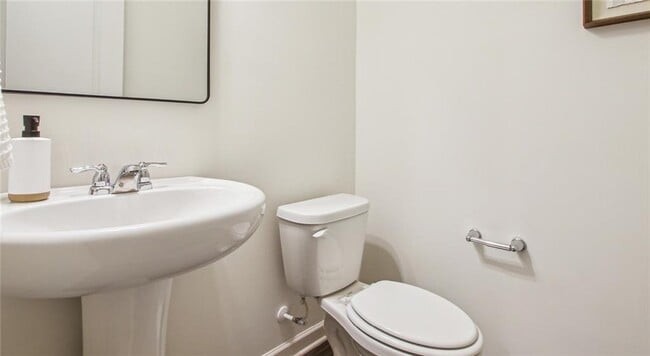 Building Photo - 3373 Fence Rd NE