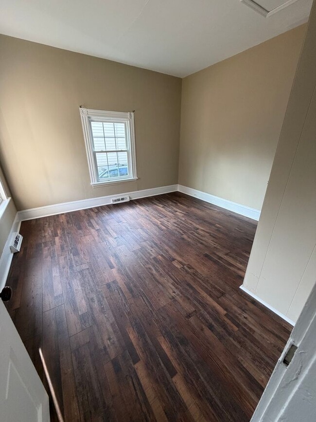 Building Photo - Newly Updated 2BR/1BA Home – Great Location & Move-In Ready!