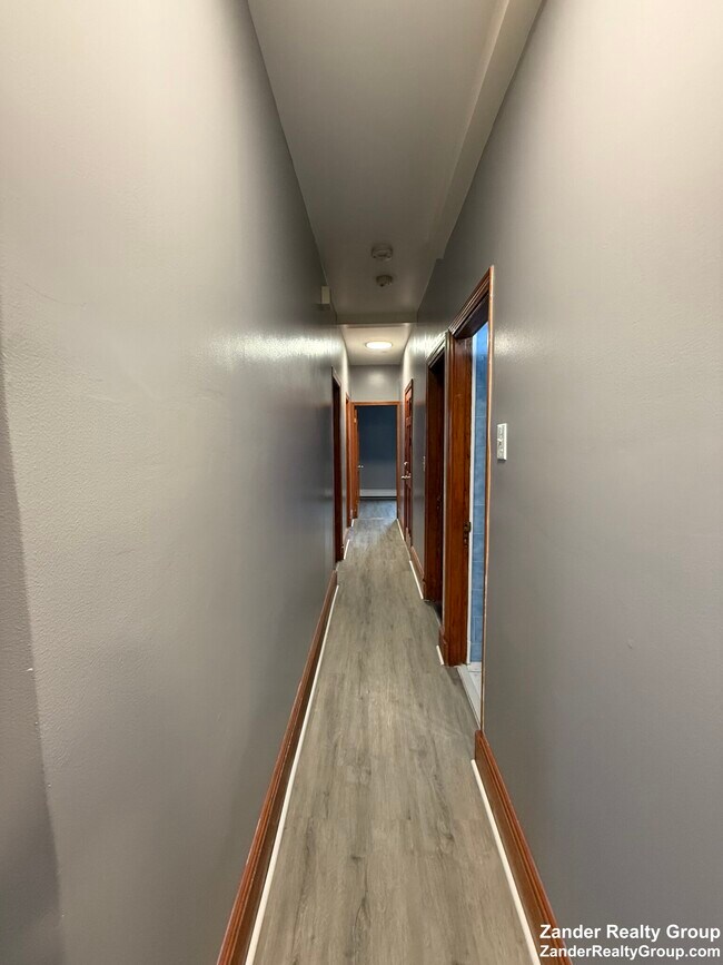 Building Photo - 2A Marshfield St