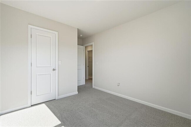 Building Photo - 3966 Oakwood Ter Ct