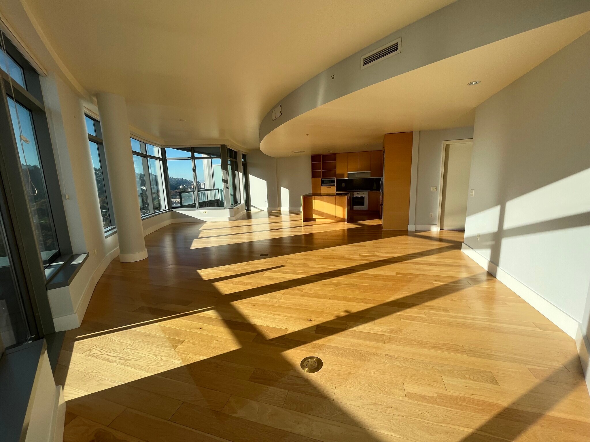 main space 3 - 3601 S River Pky