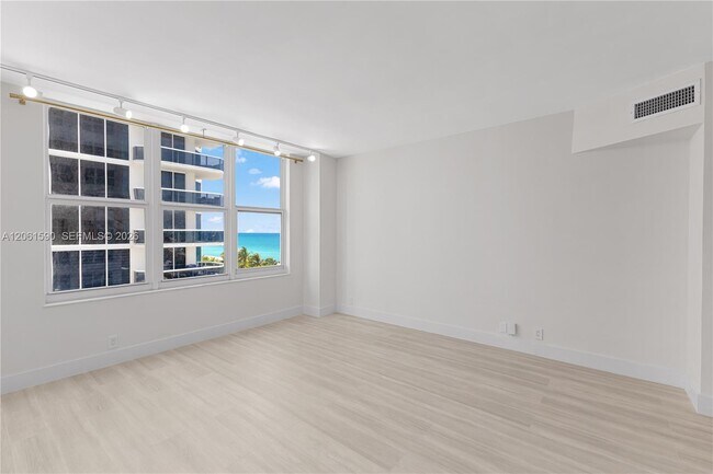 Building Photo - 4747 Collins Ave