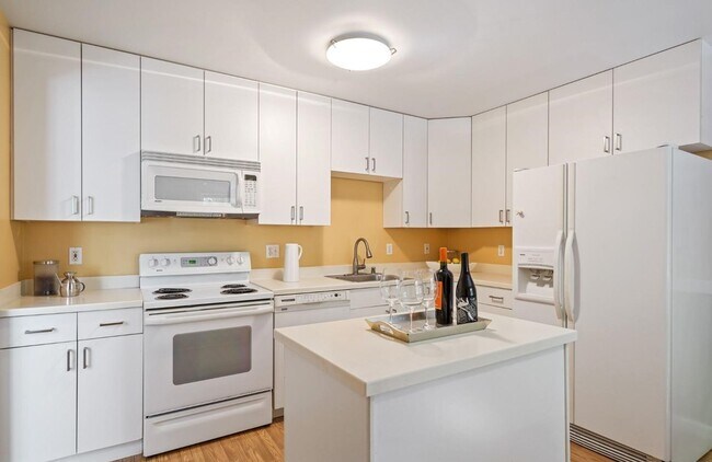 Building Photo - 16-18-18 Hoffman Ave