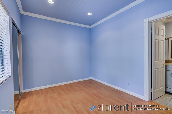 Building Photo - 2 br, 1.5 bath Condo - 601 North Kenwood S...