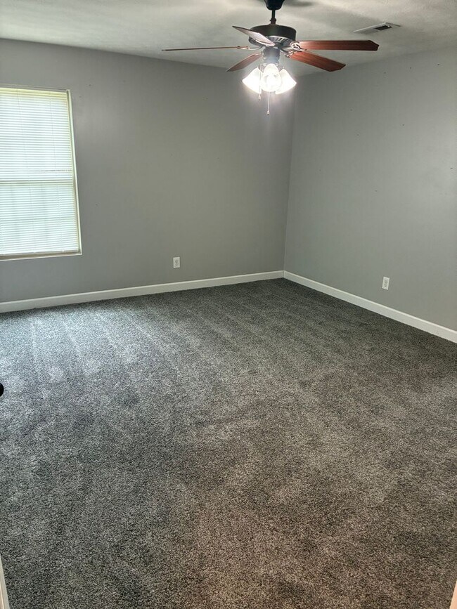 Building Photo - 103 Ashmore Ct