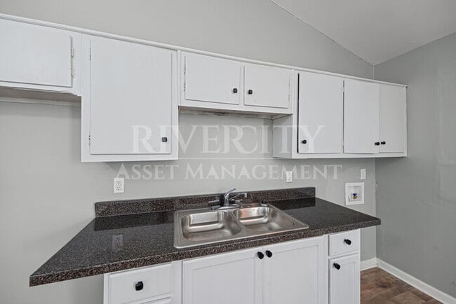 Building Photo - A Must See/ High Vaulted ceiling's & Section 8 Welcome!!!