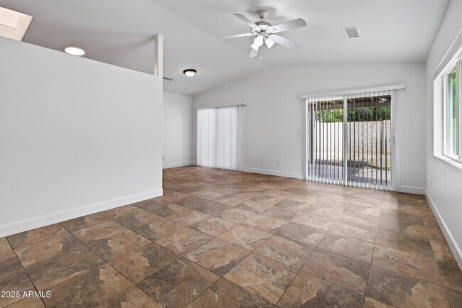 Building Photo - 4902 W Crocus Dr