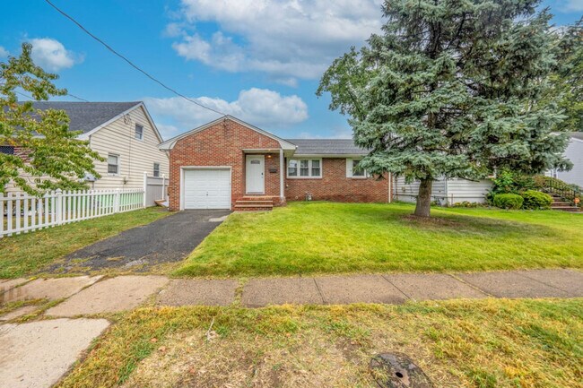 Building Photo - 810 Walnut St