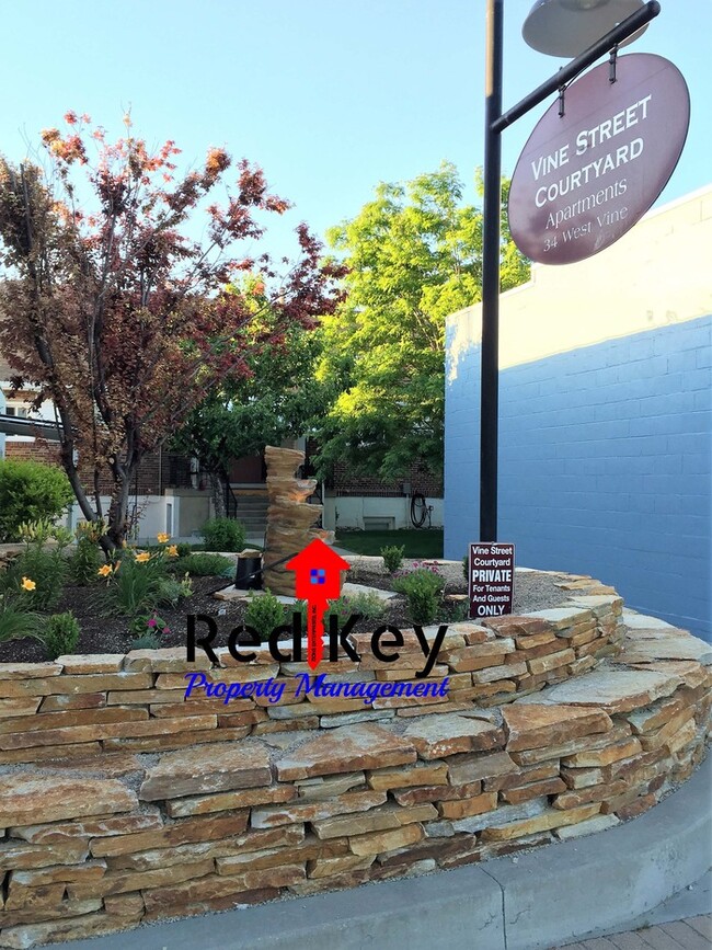 Primary Photo - Vine Street Courtyard #10
