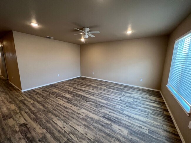 Building Photo - New Beginnings Start At AMRR: 3 BEDROOM IN NORTH LUBBOCK!