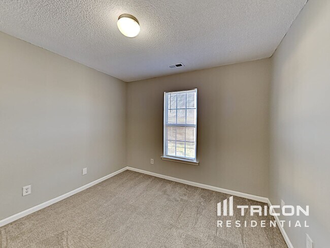 Building Photo - 9200 Bradstreet Commons Way
