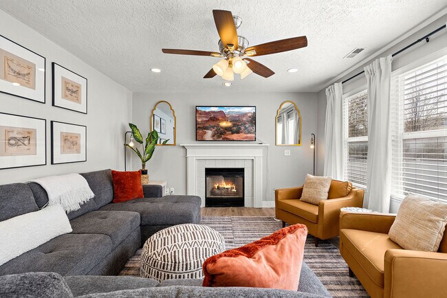 Building Photo - 1162 Cave Hollow Ln