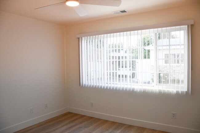 Building Photo - Parker (316)