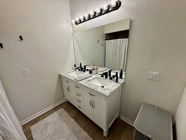 Building Photo - 27354 Pasadena Dr