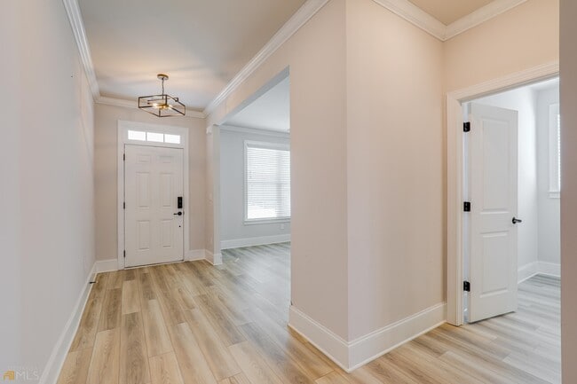 Building Photo - 322 Caledonia Ct