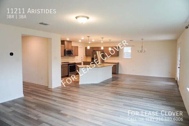 Building Photo - 11211 Aristides-