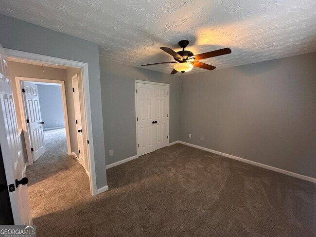 Building Photo - 2025 Austin Park Cir