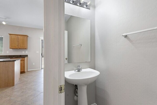 Building Photo - Large two story home in San Tan Heights!