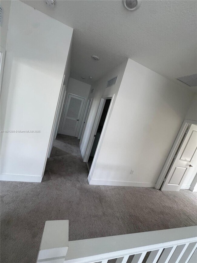 Building Photo - 4481 SW 173rd Ave
